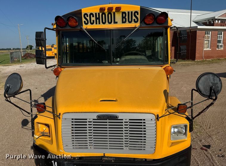 image for item DY0381 2003 Thomas Built school bus