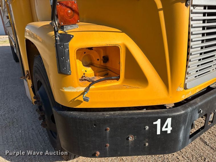 image for item DY0381 2003 Thomas Built school bus