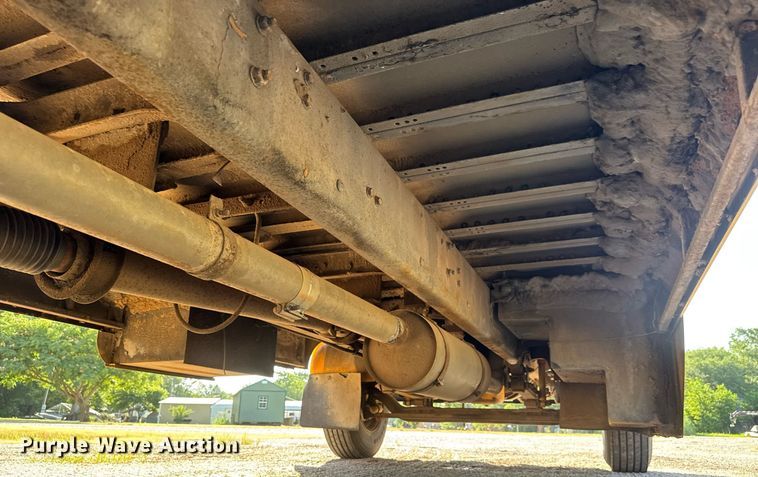 image for item DY0381 2003 Thomas Built school bus