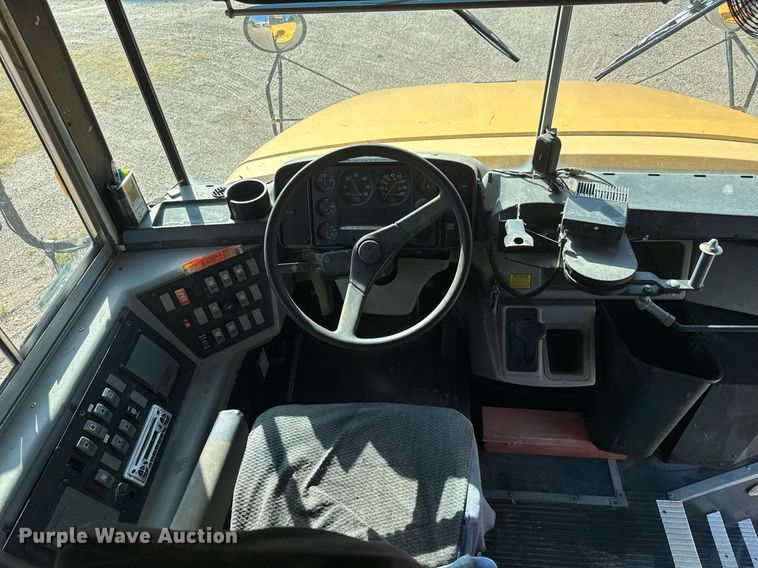 image for item DY0381 2003 Thomas Built school bus