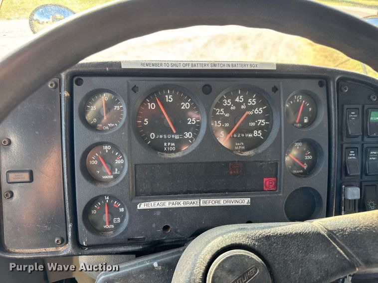 image for item DY0381 2003 Thomas Built school bus