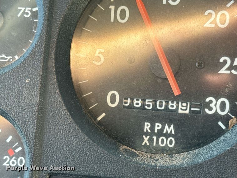 image for item DY0381 2003 Thomas Built school bus