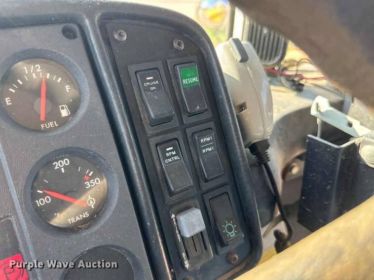 image for item DY0381 2003 Thomas Built school bus