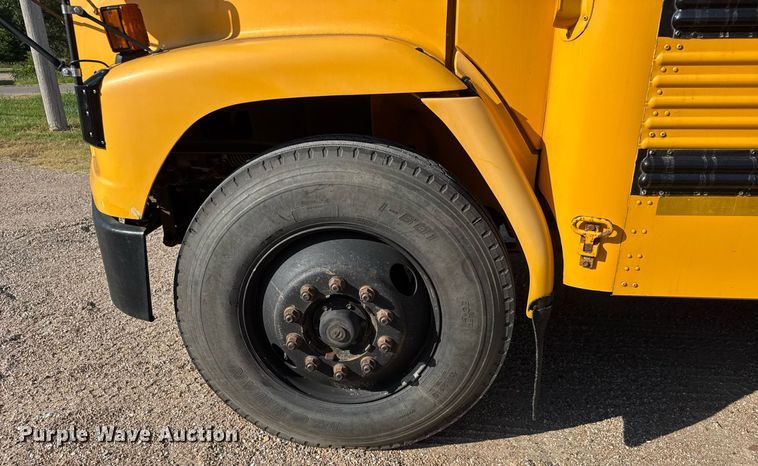 image for item DY0381 2003 Thomas Built school bus