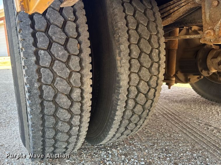 image for item DY0381 2003 Thomas Built school bus