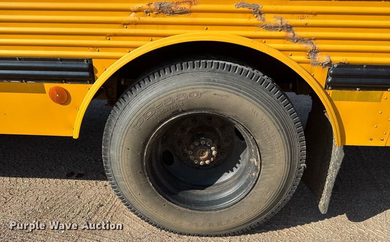 image for item DY0381 2003 Thomas Built school bus