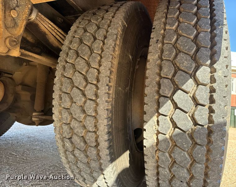 image for item DY0381 2003 Thomas Built school bus