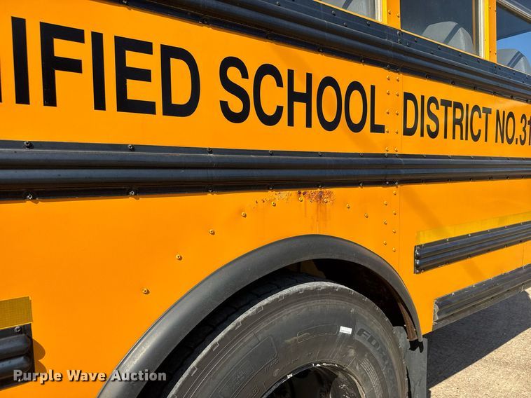 image for item DY0382 2005 Freightliner FS65 school bus