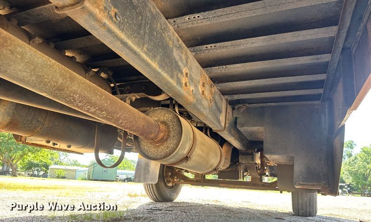 image for item DY0382 2005 Freightliner FS65 school bus