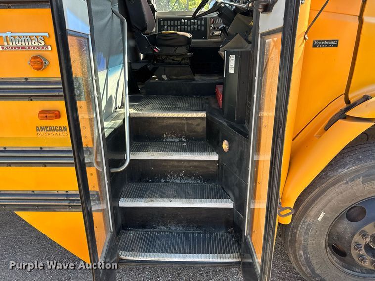 image for item DY0382 2005 Freightliner FS65 school bus