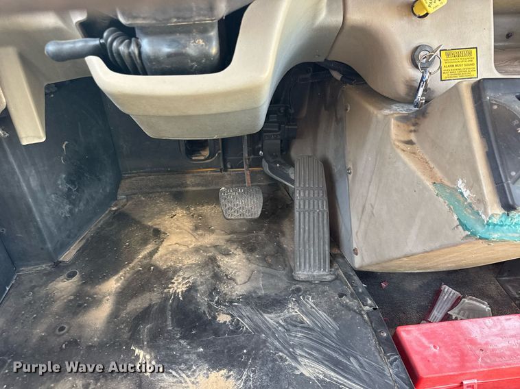 image for item DY0382 2005 Freightliner FS65 school bus