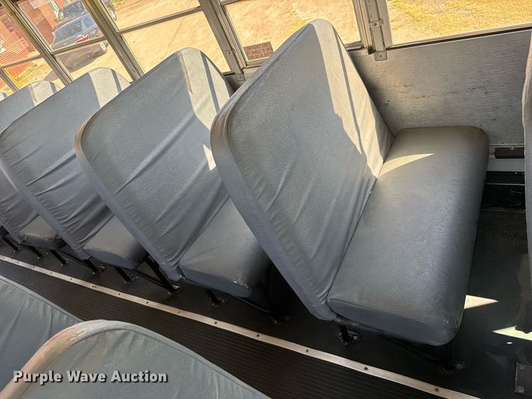 image for item DY0382 2005 Freightliner FS65 school bus