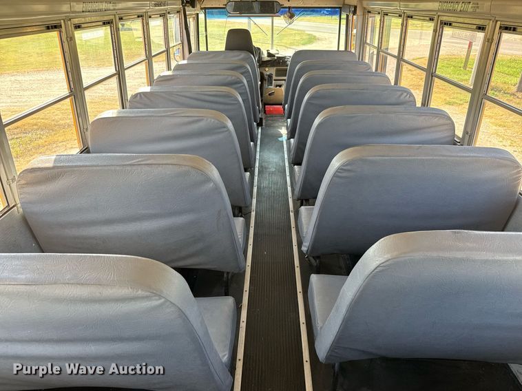 image for item DY0382 2005 Freightliner FS65 school bus