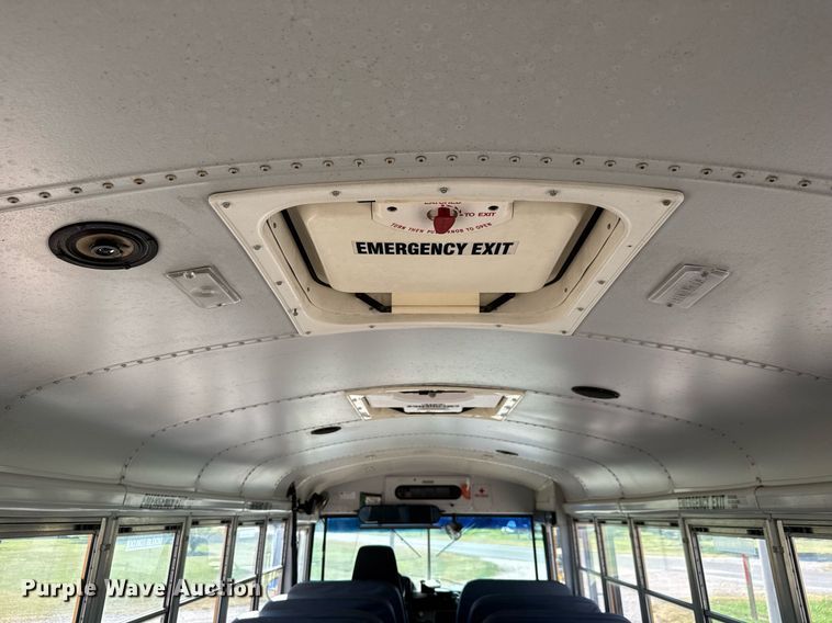 image for item DY0382 2005 Freightliner FS65 school bus