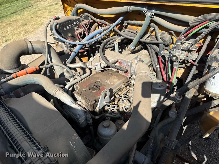 image for item DY0382 2005 Freightliner FS65 school bus