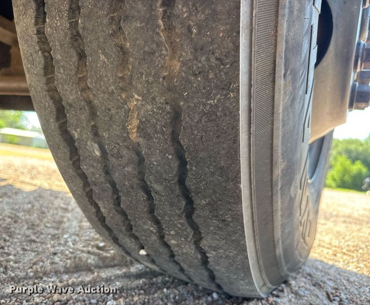 image for item DY0382 2005 Freightliner FS65 school bus