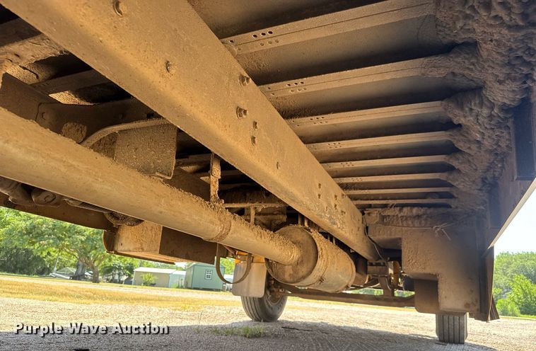 image for item DY0384 2006 Thomas Built school bus