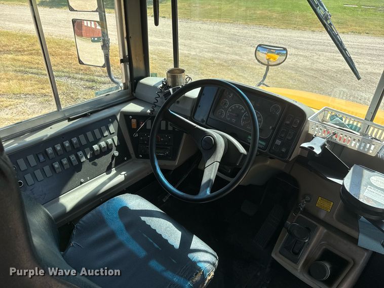 image for item DY0384 2006 Thomas Built school bus