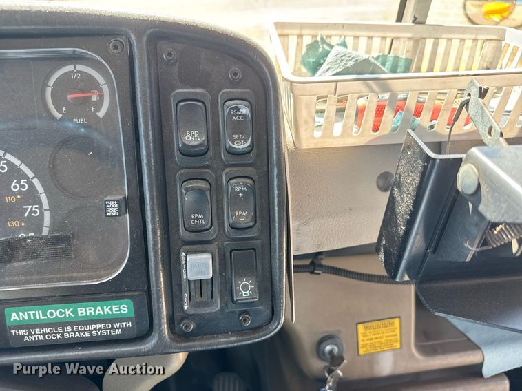 image for item DY0384 2006 Thomas Built school bus