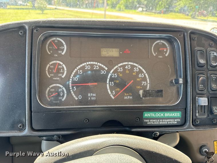 image for item DY0384 2006 Thomas Built school bus