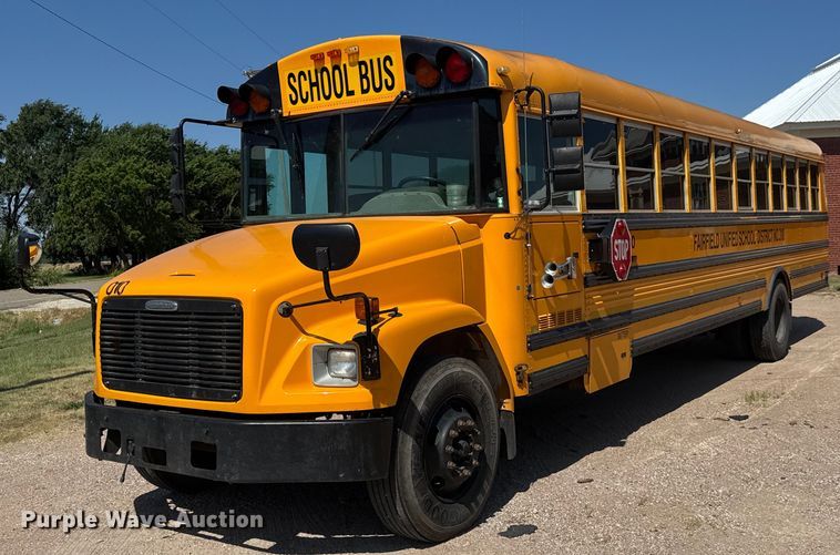 image for item DY0385 2004 Freightliner FS65 school bus