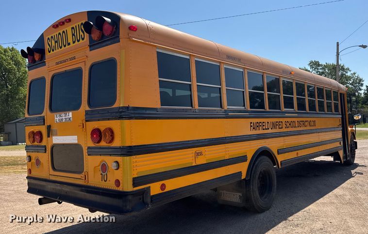 image for item DY0385 2004 Freightliner FS65 school bus