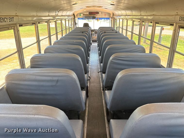 image for item DY0385 2004 Freightliner FS65 school bus