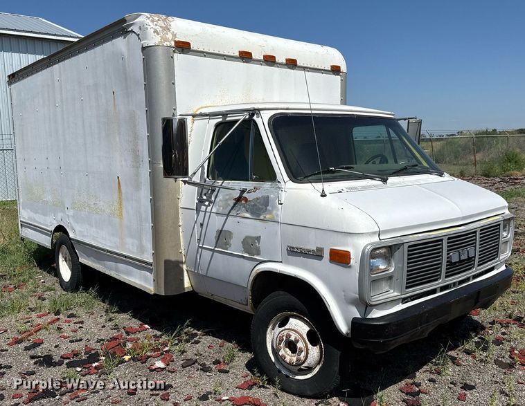 image for item DY0386 1987 GMC Vandura 3500 box truck