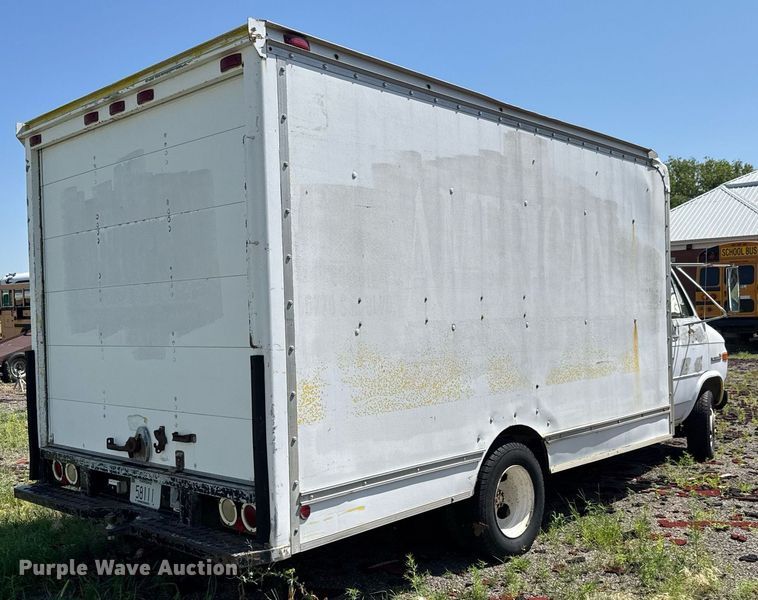 image for item DY0386 1987 GMC Vandura 3500 box truck