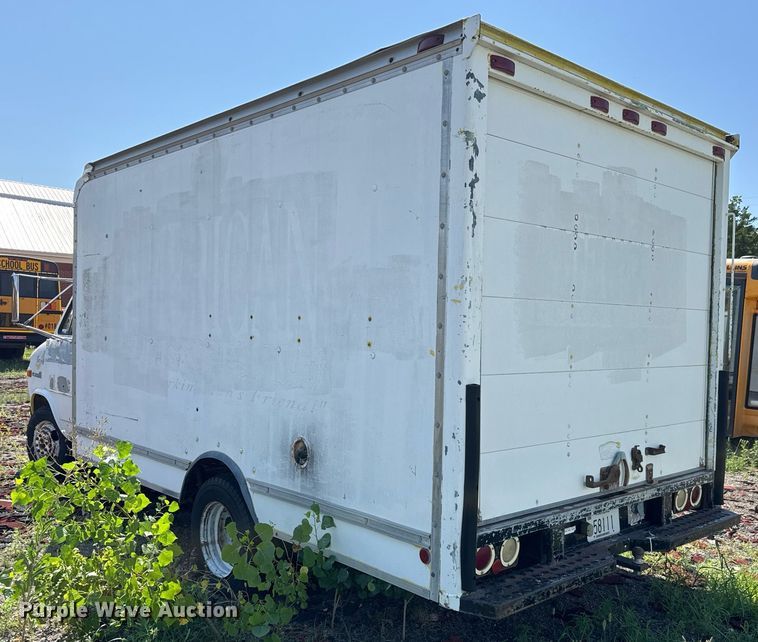 image for item DY0386 1987 GMC Vandura 3500 box truck