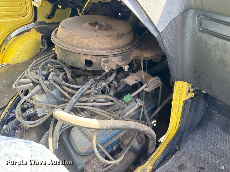 image for item DY0386 1987 GMC Vandura 3500 box truck