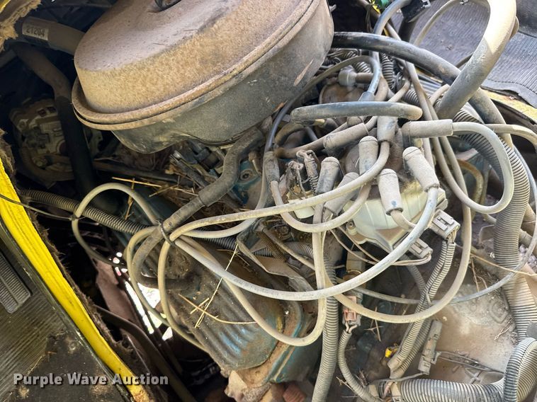 image for item DY0386 1987 GMC Vandura 3500 box truck