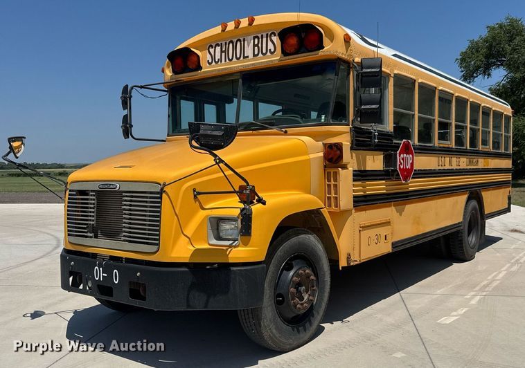 image for item DY0387 2001 Freightliner FS65 school bus