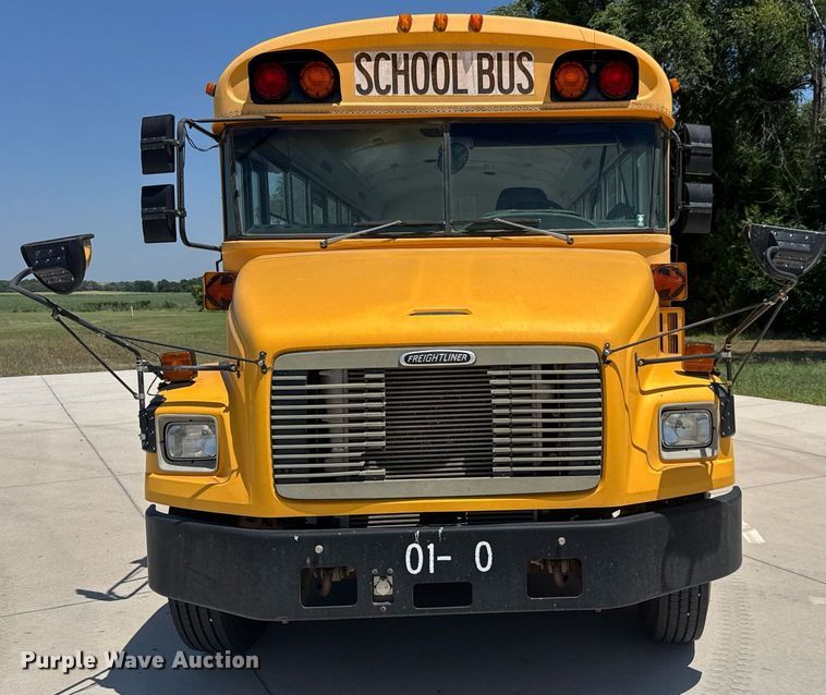 image for item DY0387 2001 Freightliner FS65 school bus