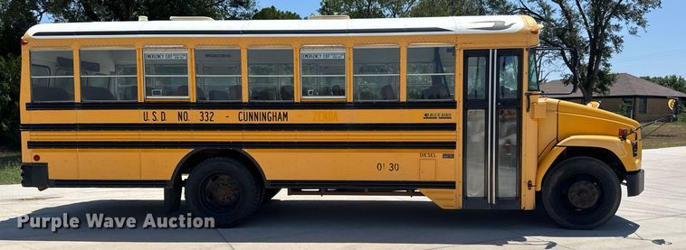 image for item DY0387 2001 Freightliner FS65 school bus