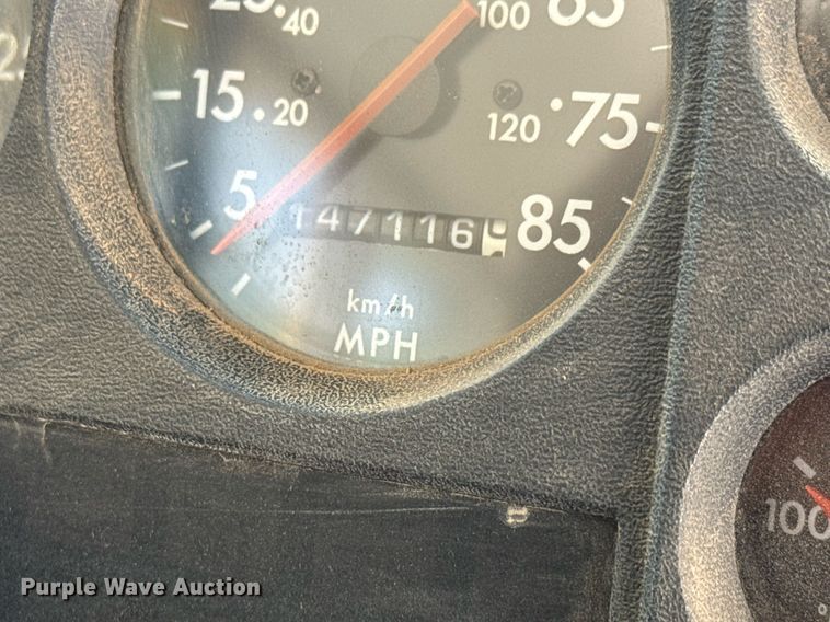 image for item DY0387 2001 Freightliner FS65 school bus