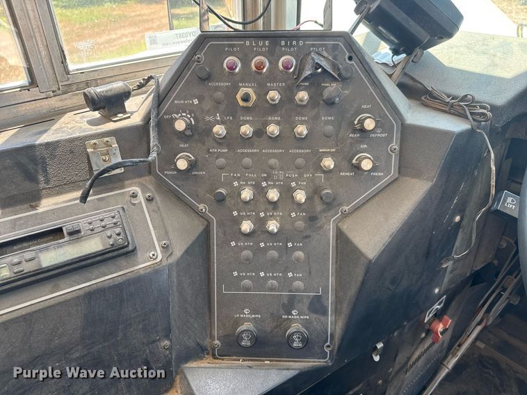 image for item DY0387 2001 Freightliner FS65 school bus