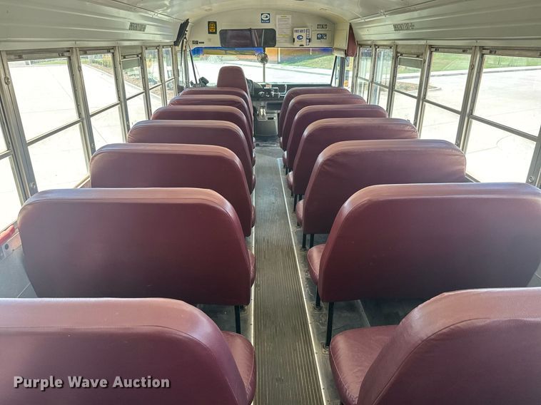 image for item DY0387 2001 Freightliner FS65 school bus