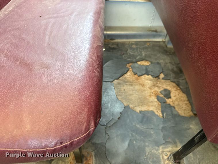 image for item DY0387 2001 Freightliner FS65 school bus