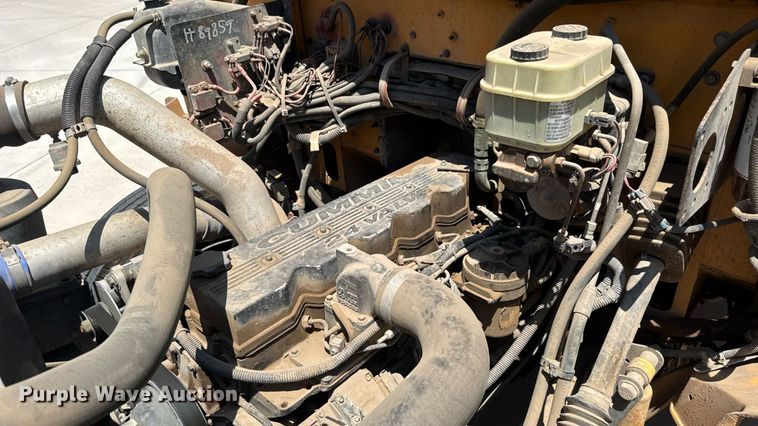 image for item DY0387 2001 Freightliner FS65 school bus