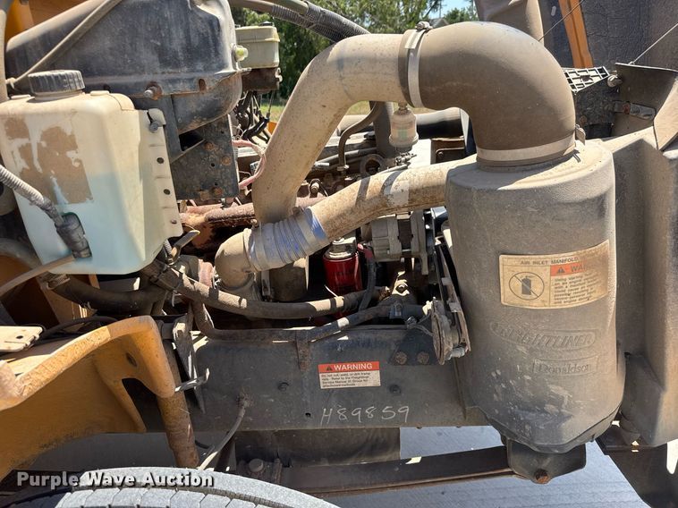 image for item DY0387 2001 Freightliner FS65 school bus