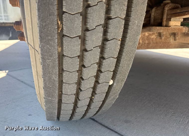 image for item DY0387 2001 Freightliner FS65 school bus