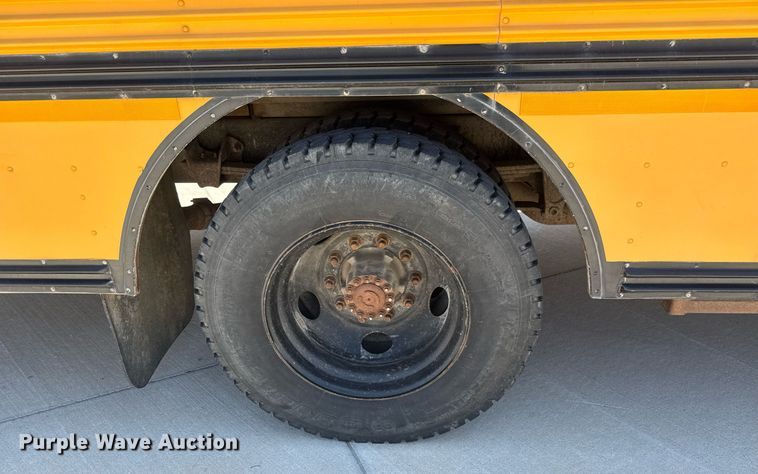 image for item DY0387 2001 Freightliner FS65 school bus