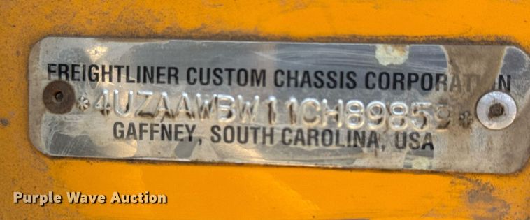 image for item DY0387 2001 Freightliner FS65 school bus