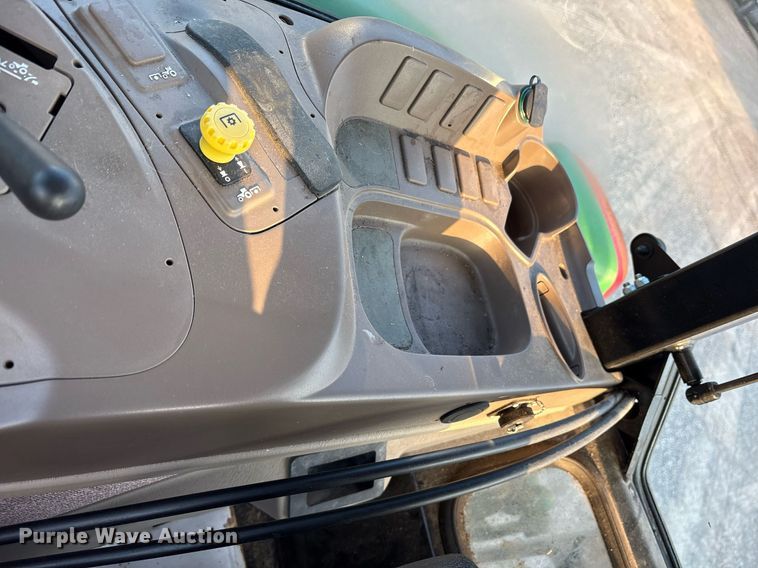 image for item DY0752 2014 John Deere 6115D tractor