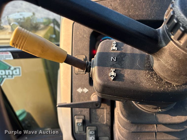 image for item DY0752 2014 John Deere 6115D tractor