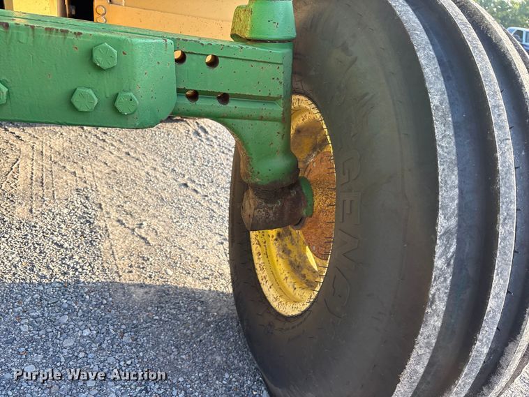 image for item DY0753 2009 John Deere 6100D  tractor