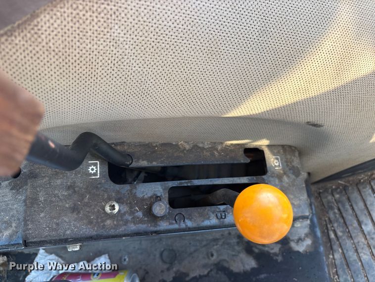 image for item DY0753 2009 John Deere 6100D  tractor