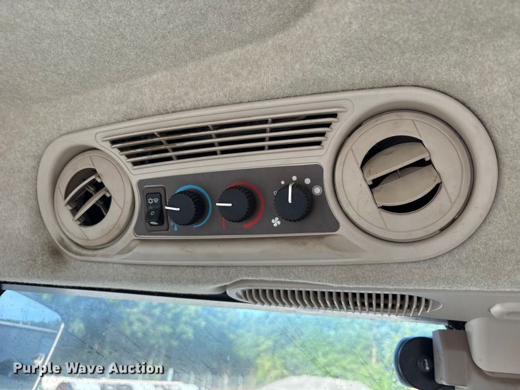 image for item DY0753 2009 John Deere 6100D  tractor