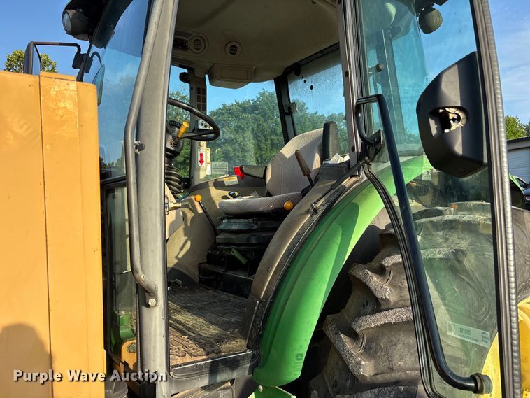 image for item DY0753 2009 John Deere 6100D  tractor